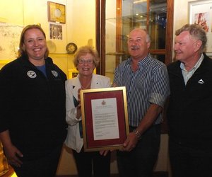 Burgemeestersbrief aan DICT geskenk